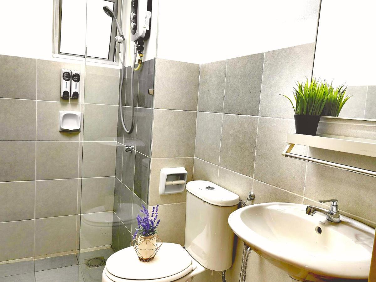 Alanis Residence 7 Pax @ Sepang Klia Kota Warisan Exterior foto